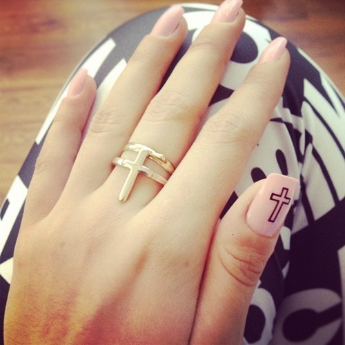 roserai-e:  f-lushedcheeks:  ♡Bubblegum/Rosy Bitch♡  Follow my instagram: bell_rosee