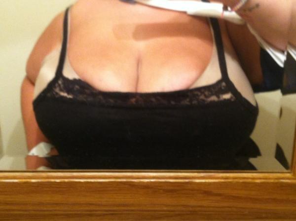gigantits:  Via @BCutieKennedy this is what I like to see huge tits bulging out their