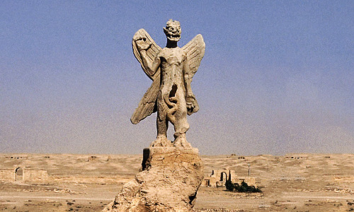 theexorcist:  Did you know? Director William Friedkin originally wanted hawks flying