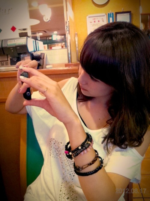 funkyfunx:  Twitter / AeLL_AeLL: 鷹那しゃんを撮ってる西さんを撮ってる篠崎さん♪( ´ … 