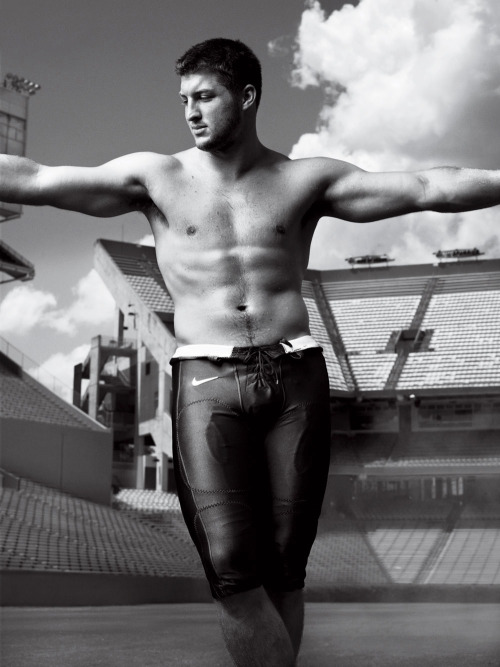 GQ US SEPTEMBER 2012 Tim Tebow by Mark Seliger