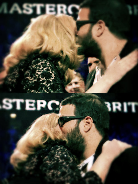 delly-cat:  adele-19-21:  Aww  So cute *——*