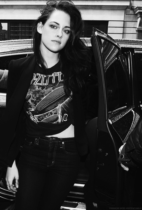 SHES WEARING A LED ZEP SHIRT! UNFFFFFF