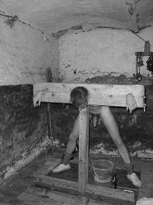 thenur1:sadisttorturer-blog: storing the slave in between torture sessions Just an awesome place to 