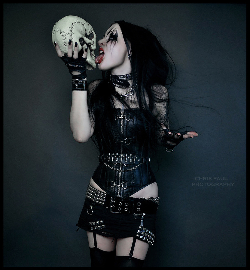 visceraldump:  How black metal of you. 