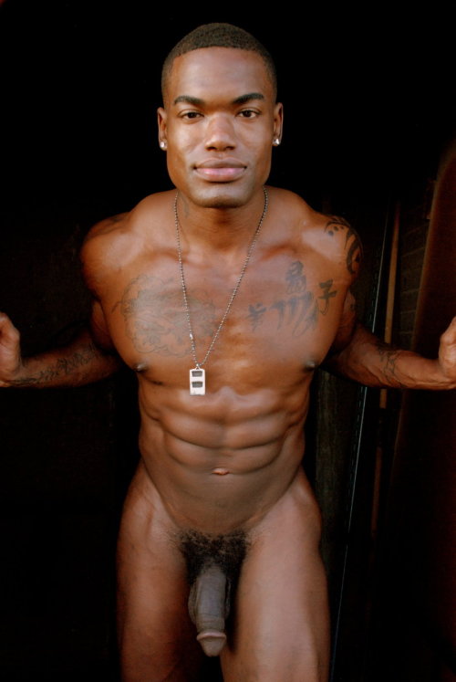 blakyokojones:  I could nibble on those lips for hours… before taking on the rest of him.