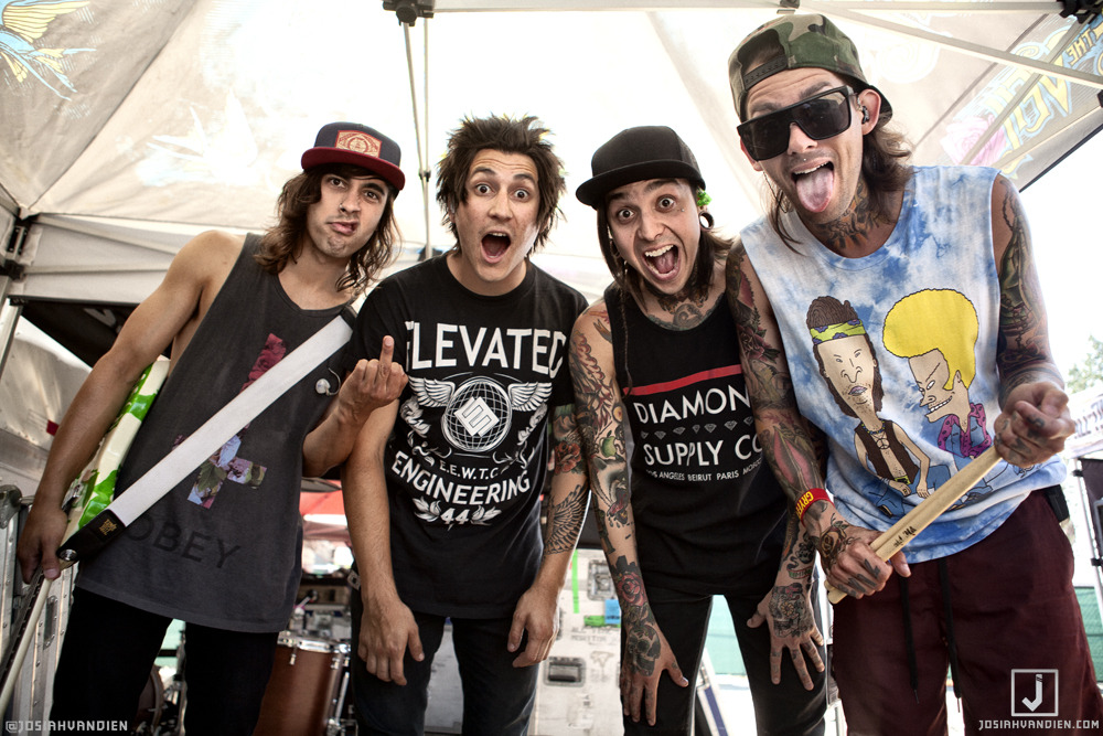piercetheveil:  WARPED TOUR PHOTO DIARY- UNIONDALE &amp; HARTFORD.