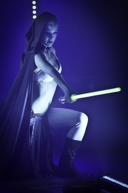 starwarsgonewild:  Star Wars Burlesque @ Vanguard 2012-08-16 By Darren Robinson