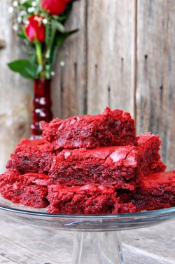 skin-like-snow:  gammaspecialist:  oooeygooeygoodness:  Red Velvet Brownies Ingredients:1 cup  unsalted butter, at room temperature1 1/2 cups granulated sugar1 1/2 cups brown sugar4 large eggs, at room temperature2 oz red food coloring4 tsp pure vanilla