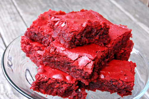 Porn photo oooeygooeygoodness:  Red Velvet Brownies