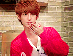 love-taeminnie:  Right and Left Chopstick’s 키스~ ♥ 
