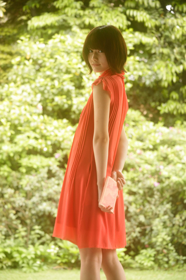 kawaii-sexy-love:  Ai Hashimoto 橋本愛  yoimachi:  :: 発見！角川文庫 ::