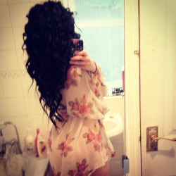 symbolofagoddess:  Curling tongs 