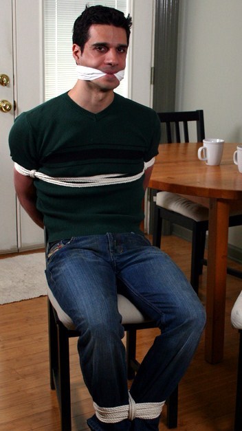 bootsize13:cleavegaggedmen:Nothing is hotter than a hot man in tight jeans tied up and tightly cleav