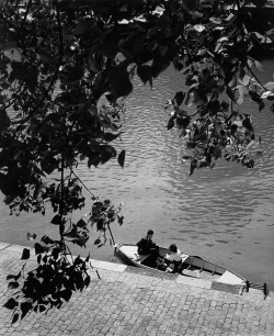 adieufranz:  Seine, Paris, 1951 by Wolf Suschitzky 