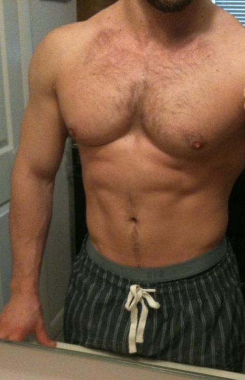 militaryboysunleashed:  26 year old from Pacific Beach, Ca.  This guy is absolutely ridiculous.  Rockin body and huge dick. 