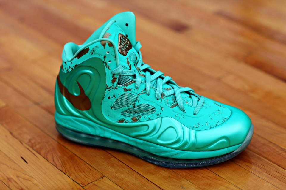 Nike Air Max Hyperposite: Battle of the Boroughs Editions  well damn. i think these