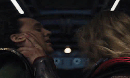takeme-to-the-dungeons:Neck-holding porn.My favorite kind of porn.