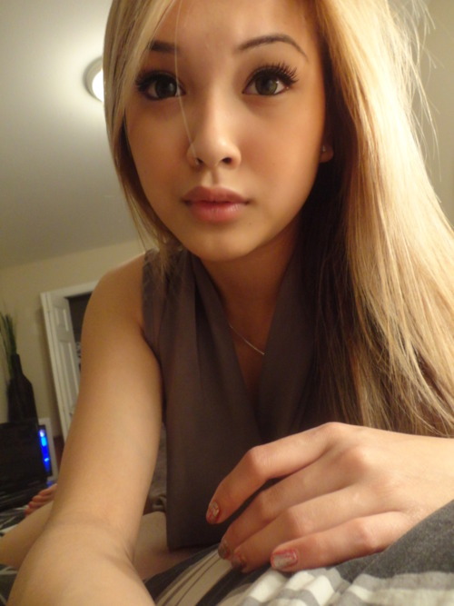 samhill4u:  Wow, she is so gorgeous!