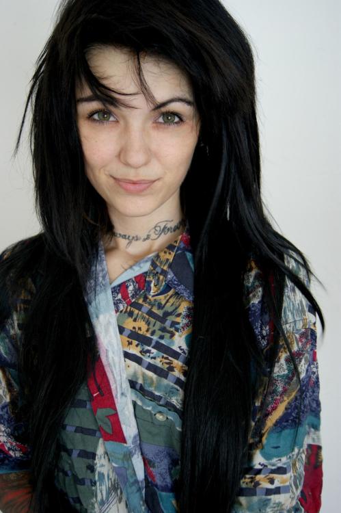 jarjarbinkzz:  livelaughlovelyssa:  jarjarbinkzz:  I’m not sure I like this picture all that much.  you’re so gorgeous(:  ;-*