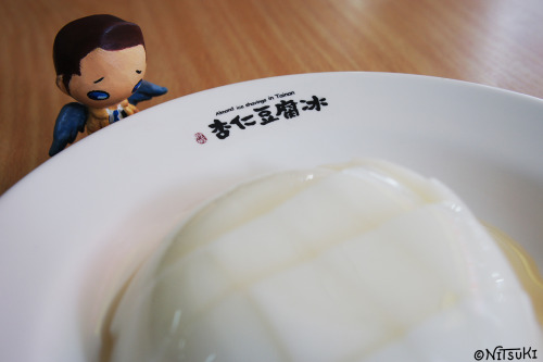 Castiel1.0 and random food in Taiwan. He always wanted to eat my meal.