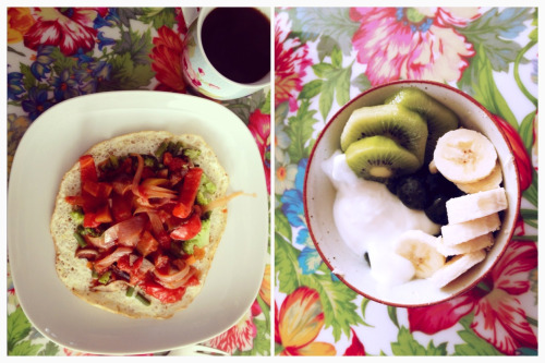 madeinhonoluluhawaii:  Today’s breakfast: Egg white omelet (mushrooms, green beans, broccoli, asparagus and carrots. A cup of homemade ratatouille on top). 1 Kiwi, half a cup of blueberries, half a small banana and two teaspoons of far free Greek yogurt.