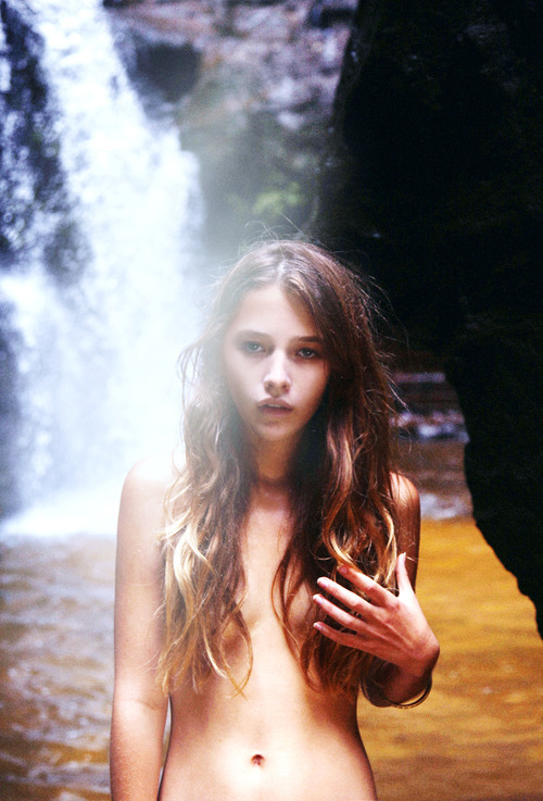 l0st-inside-my-mind:  hell-usi0ns:  oystermag:  Meet the Model: Teresa Oman   ♫A model§ world♫  ★softgrunge & models★ 