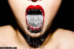 imansafeen:  glitter mouth