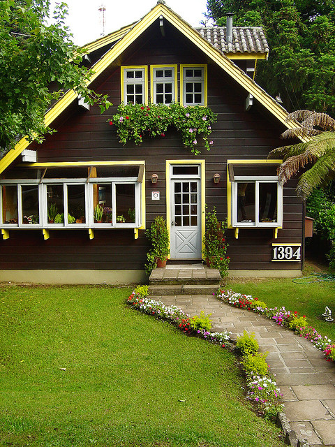 Lovely house in Gramado, a city founded by german settlers in Rio Grande do Sul, Brazil (by Renata D