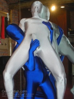 zentaiboy4:  zentaiteenboy16:  closedzentai:  andaman382:  playfullyrca:  lycladuk:  I’m friends with this sexy guy on Gearfetish. He proves that zentai for two always gives a happy ending.  SHEESH THIS IS HOT!   Mmmm lovely  Yum  So awesome!  Perfect