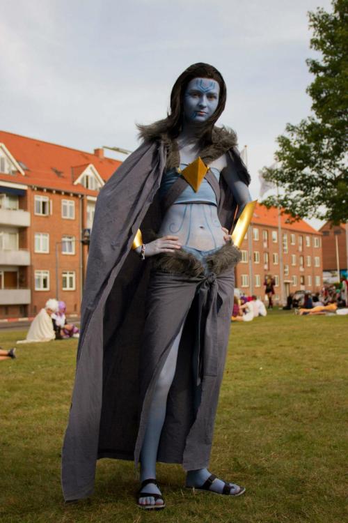 uncreativeart:sleepytailor:So I almost finished my frost giant Loki cosplay for Genki! (the only thi