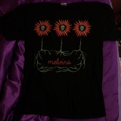 this is the shirt i got at that Melvins show in May. printed on a Gilden tee.