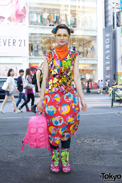 Bunka Fashion College student (and Tumblrer) Pinkysaurus Rex on the street in Harajuku w/ Body Line,