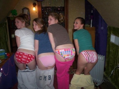 sexy-women-lots-of-panties