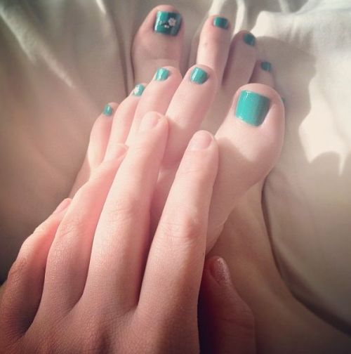 polished toes