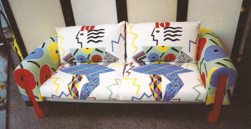 80sdeco: 80s printed Picasso couch in primary colors plus sea-foam green.zonkout: Tommy Roberts (Pra