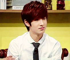 mochiilover:  Maknae’s abs.  