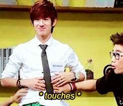 mochiilover:  Maknae’s abs.  
