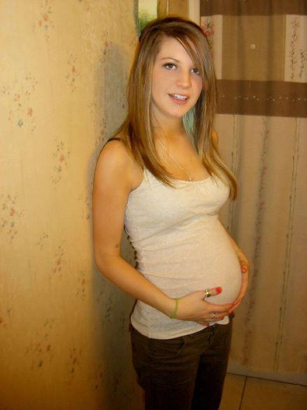 stonerpregnantlover: pregnanthotties: take the damn picture