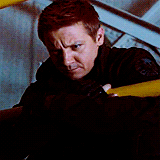 notbartonismsnowgoaway-blog:  Jeremy Renner as Hawkeye in The Avengers 