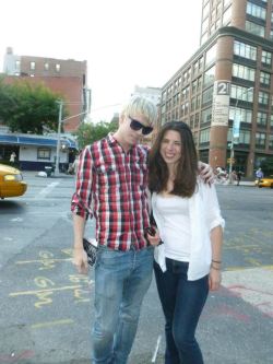 catsinoddplaces:  me and heather matarazzo she is so lovely and nice