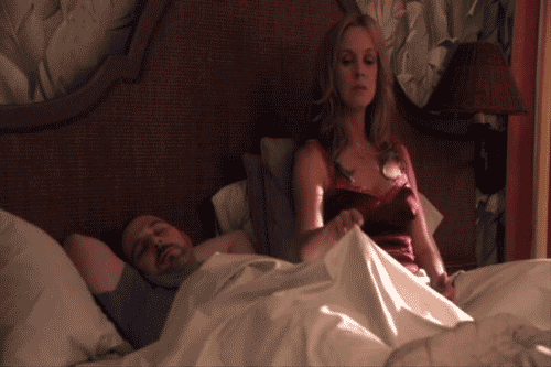 lexilushxx:  happydick44:  Lmao !!! 👉👉  She looks likes she’s trying to