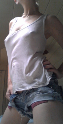 sassyfrassylassy:  wet t-shirt for Sam. xxsassy