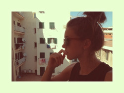 luilah:  lacristallise:  unkiss:  lilti:  on the balcony in sardinia  ur too gorg ugihghghg  ★★more posts like this here!★★  why doesnt my profile look like that? 