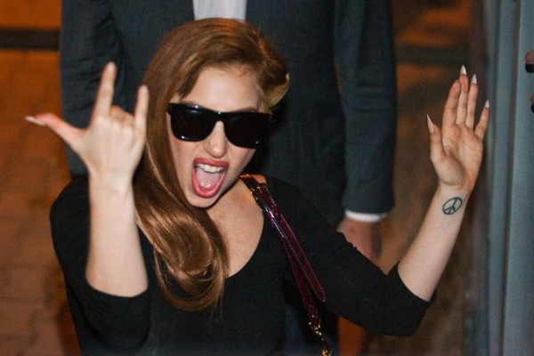 donatella eats me out