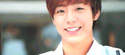 c0ckey:  2/?- Lee Hyunwoo’s contagious smile. 