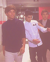 renwakers:  One Direction’s TV spot for the MTV Video Music Awards 