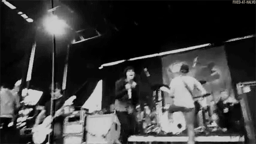 radkes-raddict:  The top pic is Ronnie doing a slide and fall. Bottom is Kellin doing