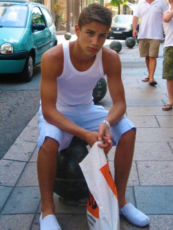 just-a-twink:  OK this pic has been around for a while, but he’s always worth re-blogging… :) 