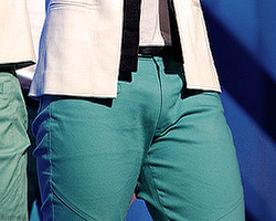 babybakuu:  a gif/photoset of Eli’s crotch (bonus Eli’s arms) requested by: soapy-balls